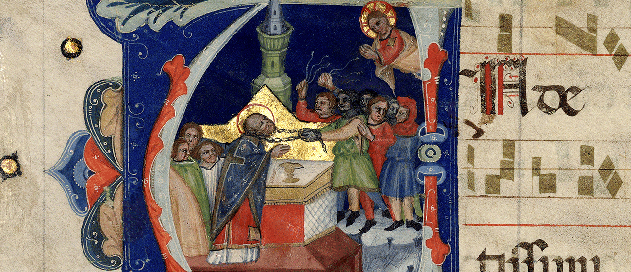Capolettera miniato con la cattura di san Marco durante la celebrazione della messa pasquale